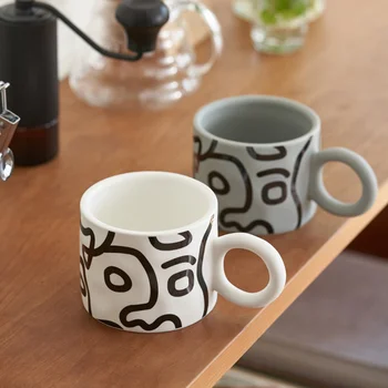Ins Popular Stil Nordic Ceramice, Cani de Cafea Handpainted Geometrice Ilustrare Graffiti Drinkware Creative 410ml Rotund Mâner